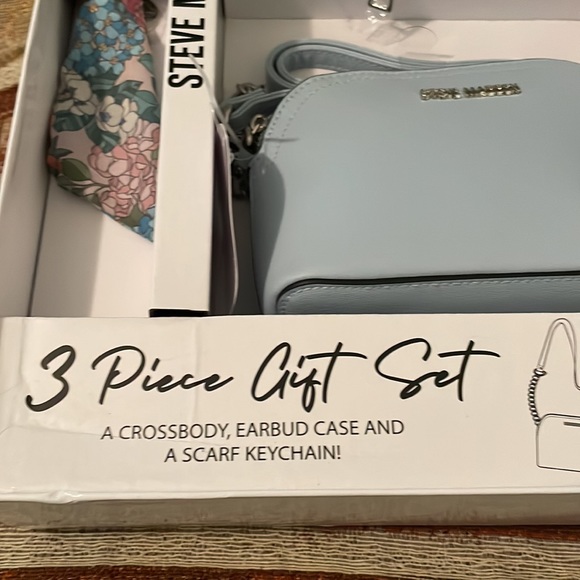 STEVE MADDEN 3pc Set Light Blue Crossbody Purse Earbud Case Scarf Keychain NEW - Picture 2 of 9